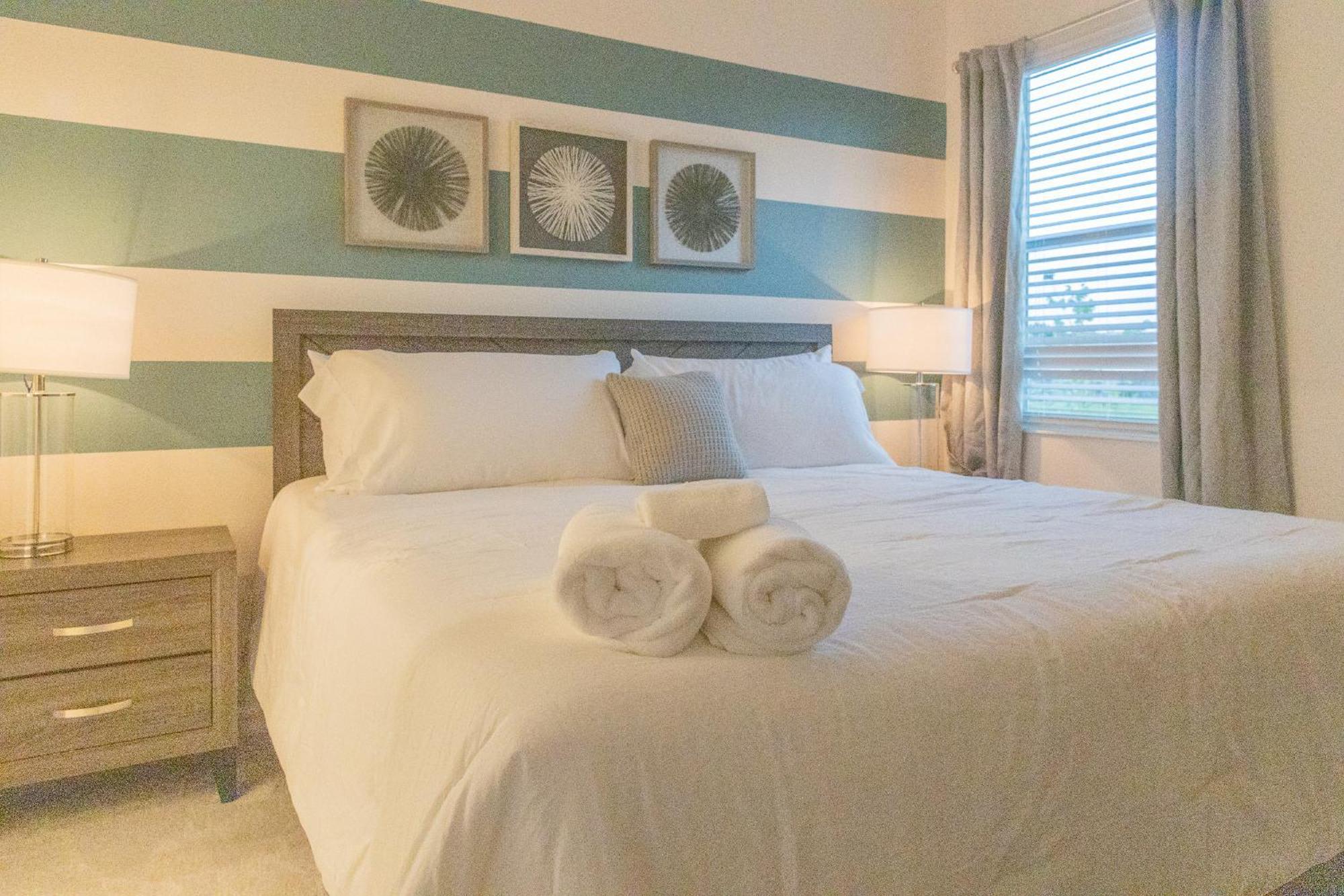 Waterfront Brand New Modern Luxury 8 Bedroom Pool House! Sleeps 16 Kissimmee Extérieur photo
